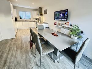 MANNINGS ROAD- click for photo gallery